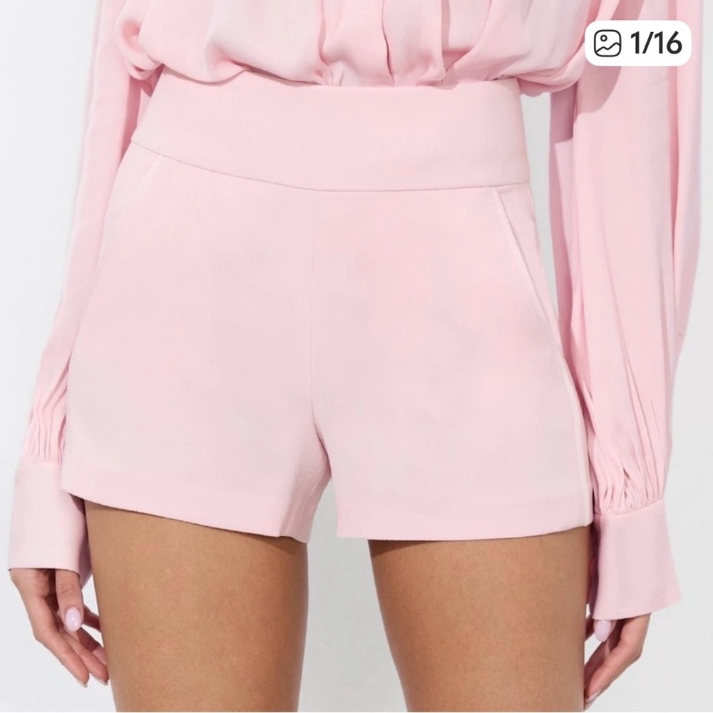 New without tag, Alice and Olivia Narin high-rise shorts, Shelle pink